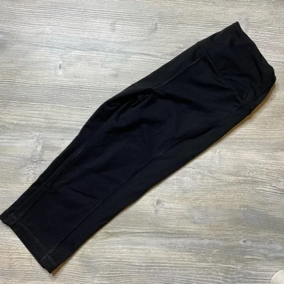 Victoria’s Secret VSX Sport Capri Leggings - Picture 3 of 6